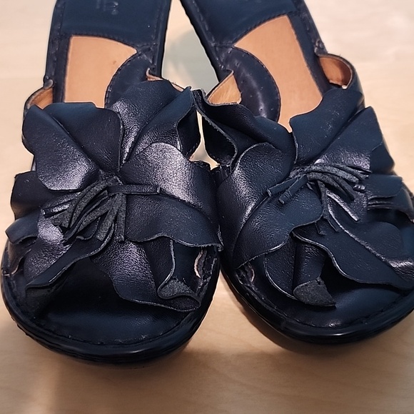 BORN Flower Black Leather Sandals, Size 7 - Picture 5 of 10